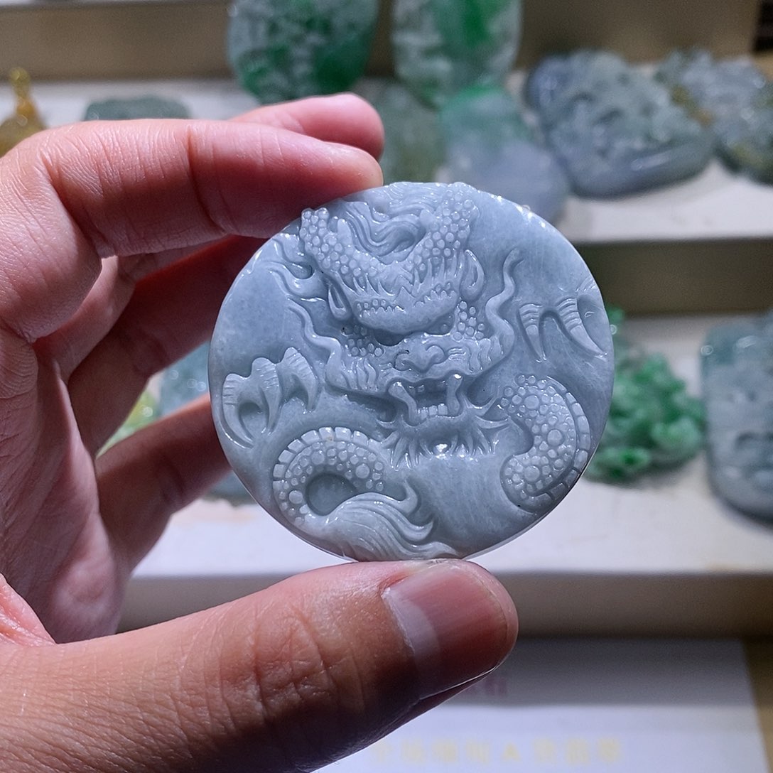 【闪购商品】翡翠颈饰未镶嵌龙牌