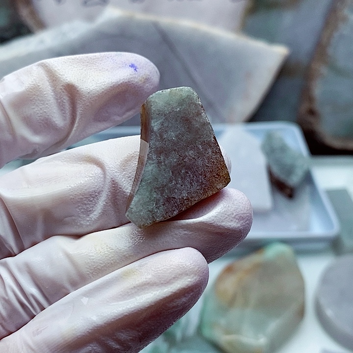 翡翠颈饰未镶嵌缅甸翡翠A货边角