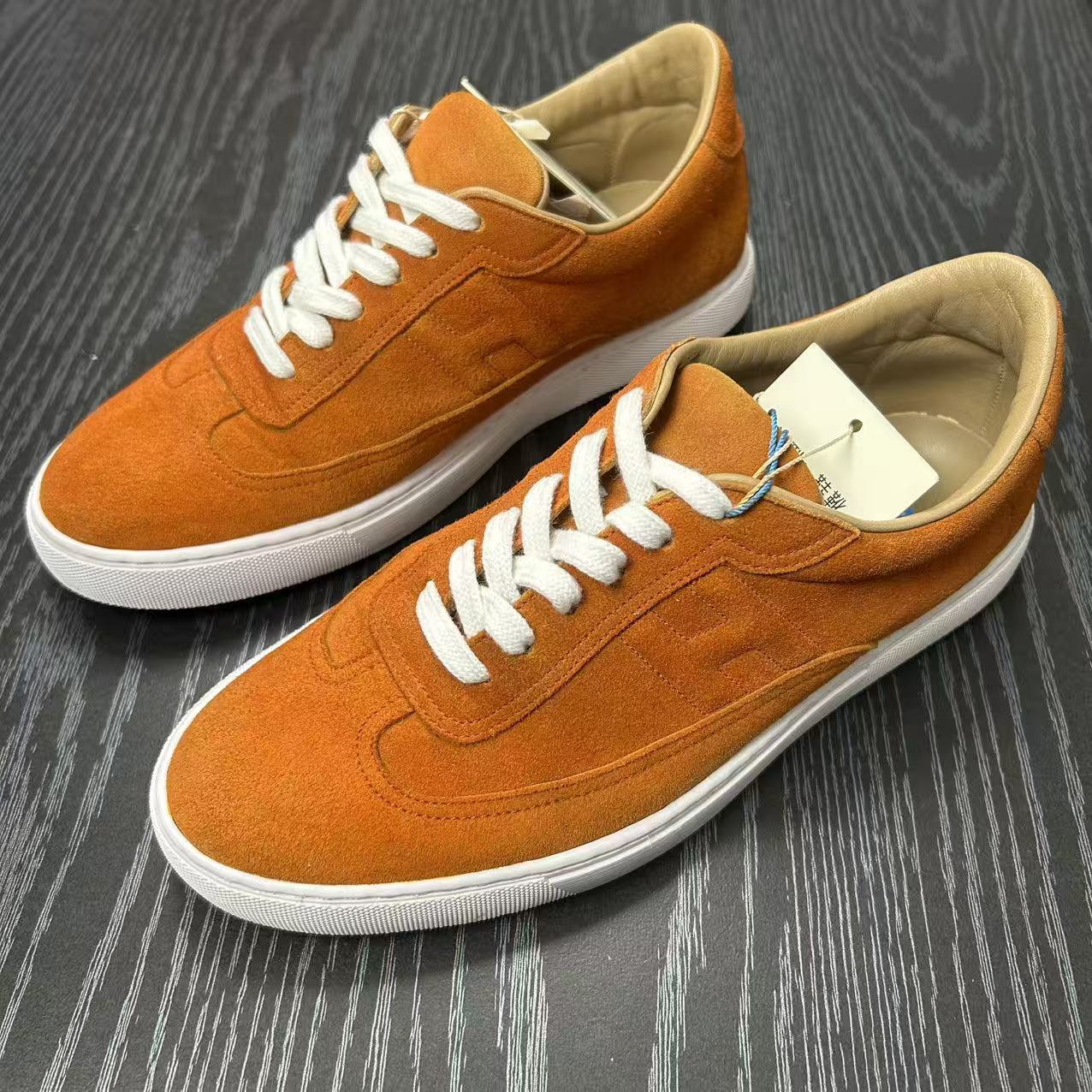 95新 Hermes/爱马仕 经典爱马仕橙色低帮板鞋39欧码Lb926 