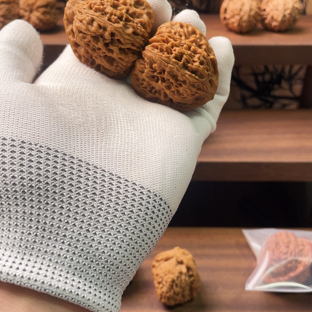 曹***操吊坠文玩核桃三角疆