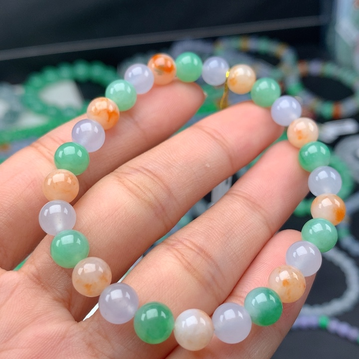 翡翠手镯未镶嵌卡