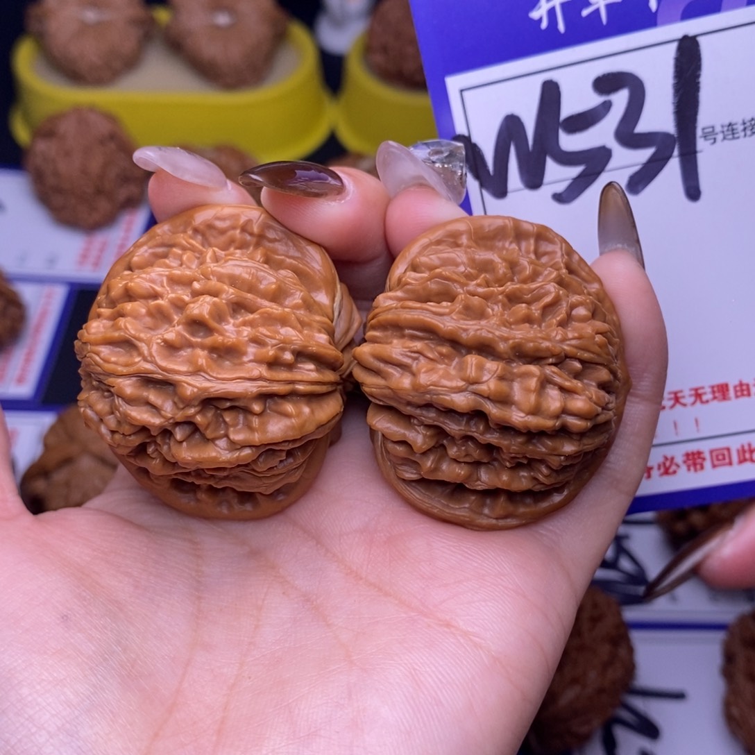 一***富吊坠文玩核桃W531链接 四座楼42尺