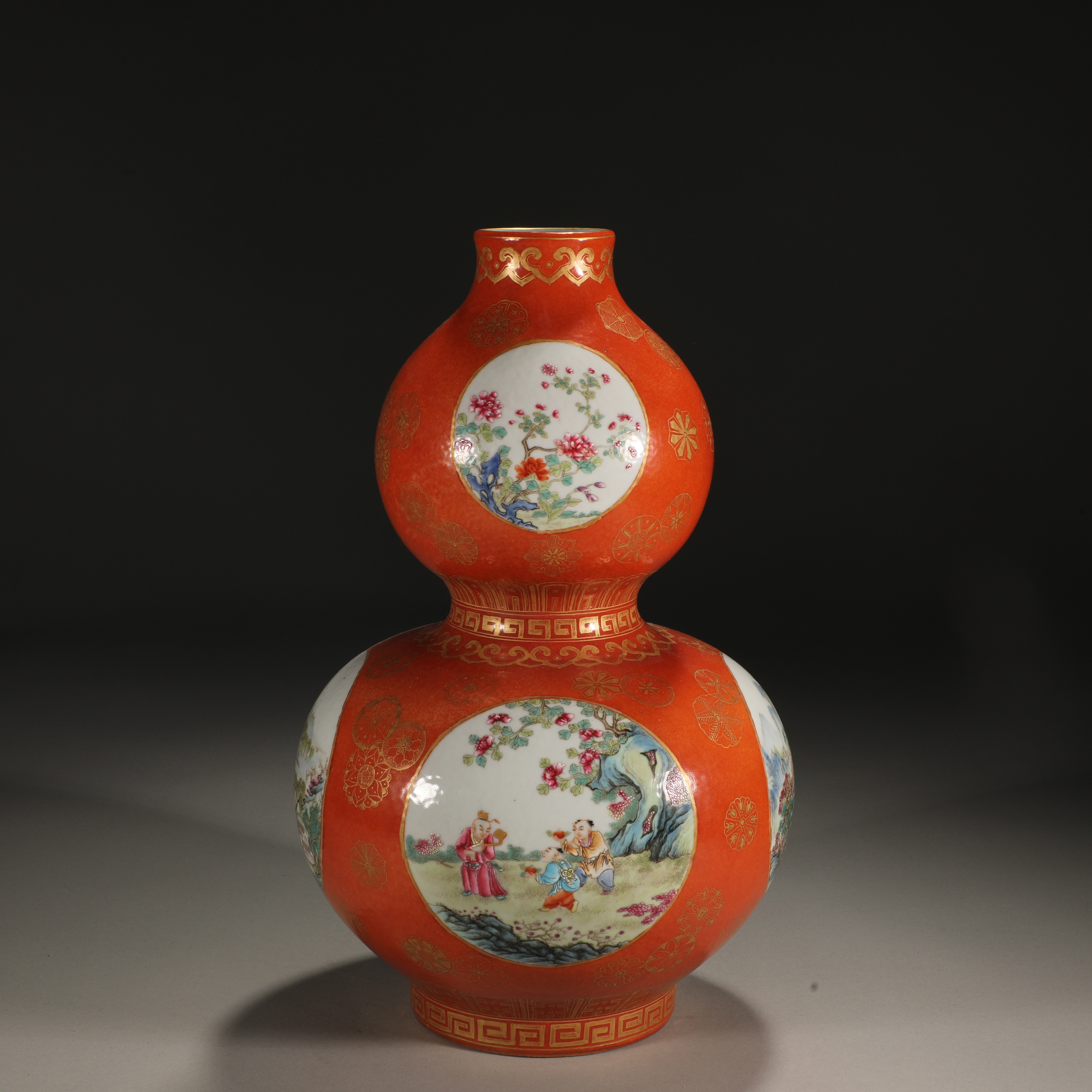 清 粉彩开窗 人物故事图葫芦瓶