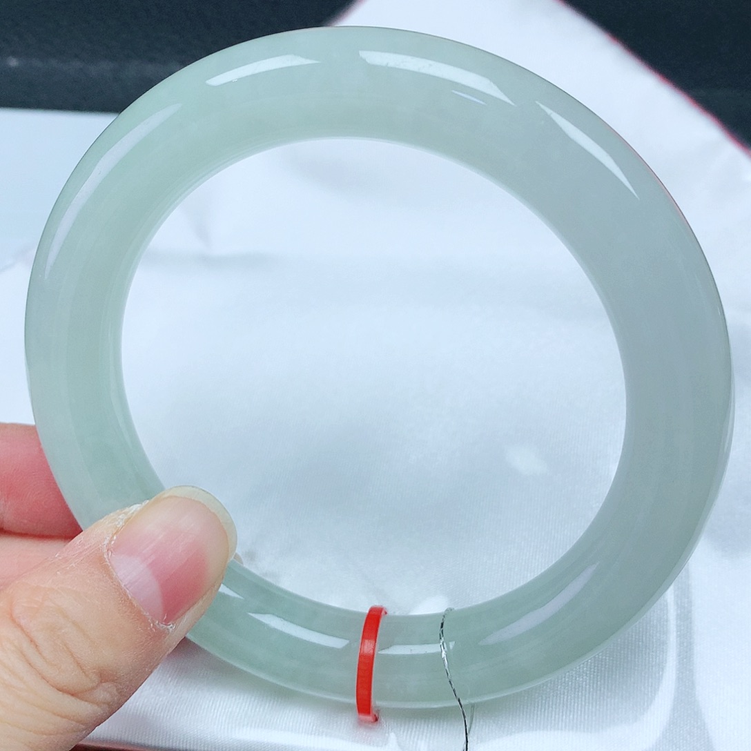 翡翠手镯未镶嵌60胖