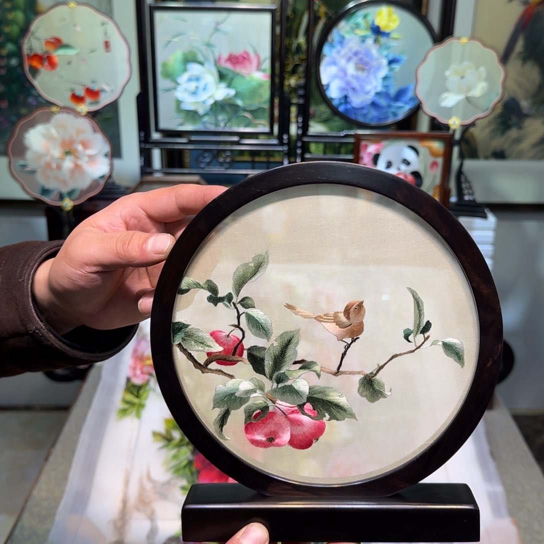 刺绣刺绣工艺精湛