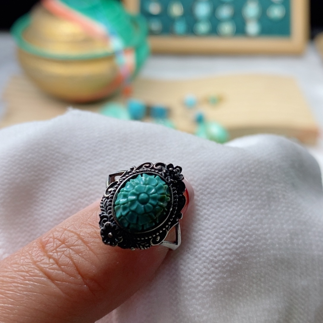 绿松石颈饰未镶嵌