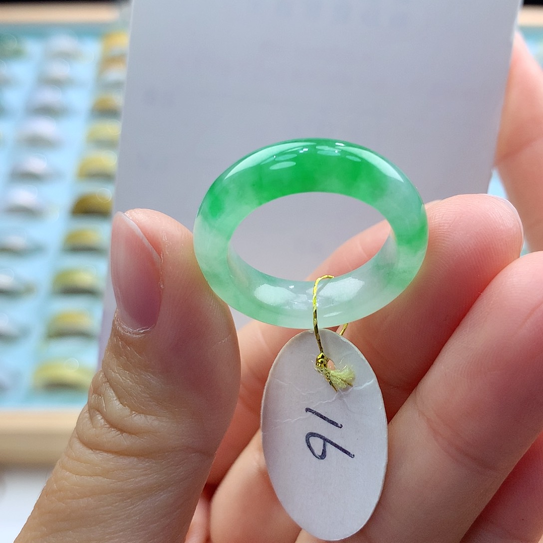 翡翠戒指未镶嵌16圈