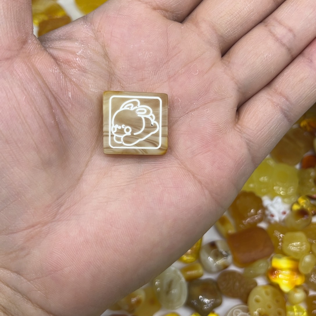 琥珀裸石未镶嵌琥珀