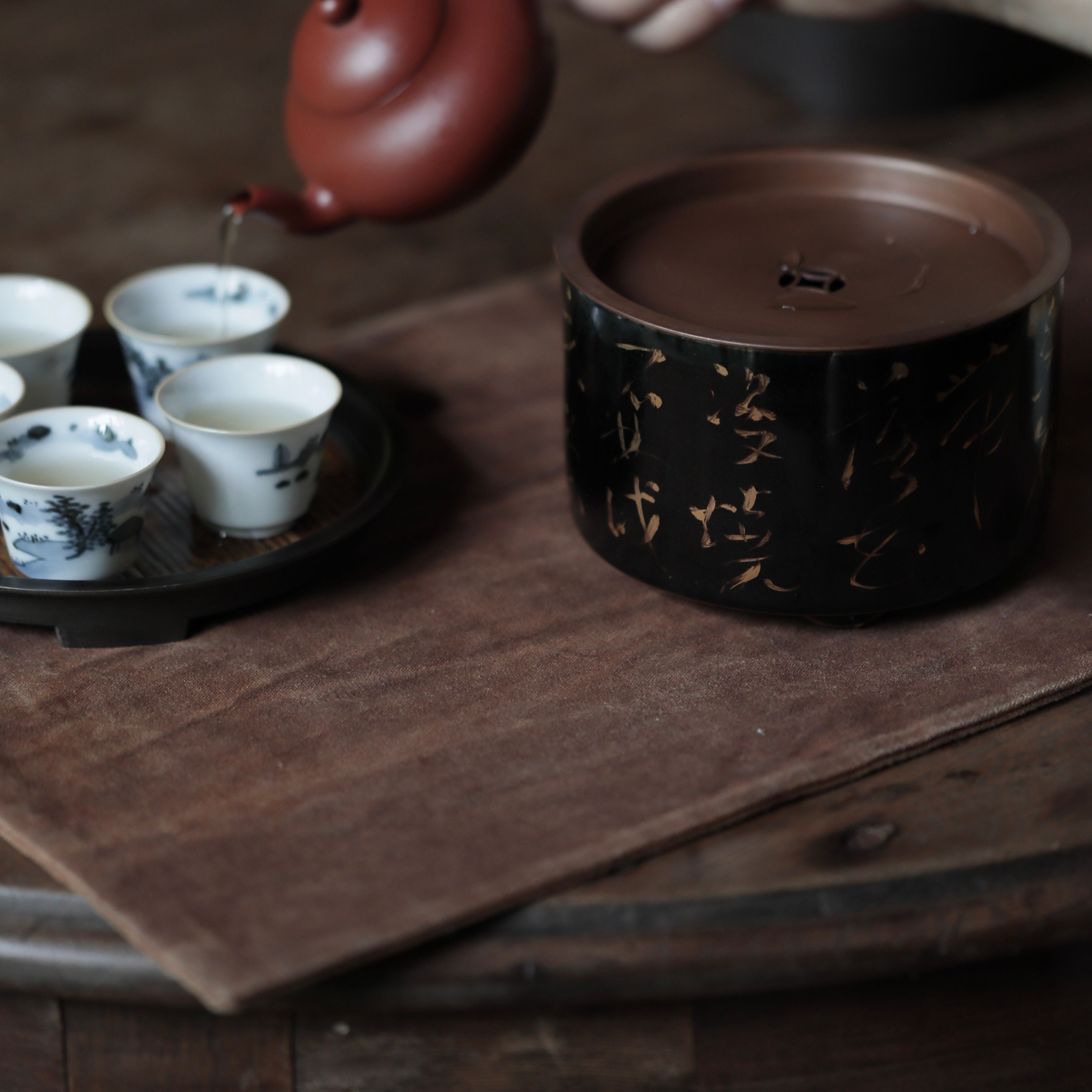 【叁山】弥云斋-【云间泉】·黑釉写金三足壶承(限)（弥云S0611）