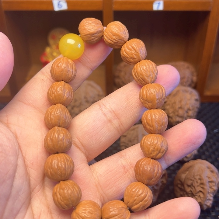 桃核把件猴头手串