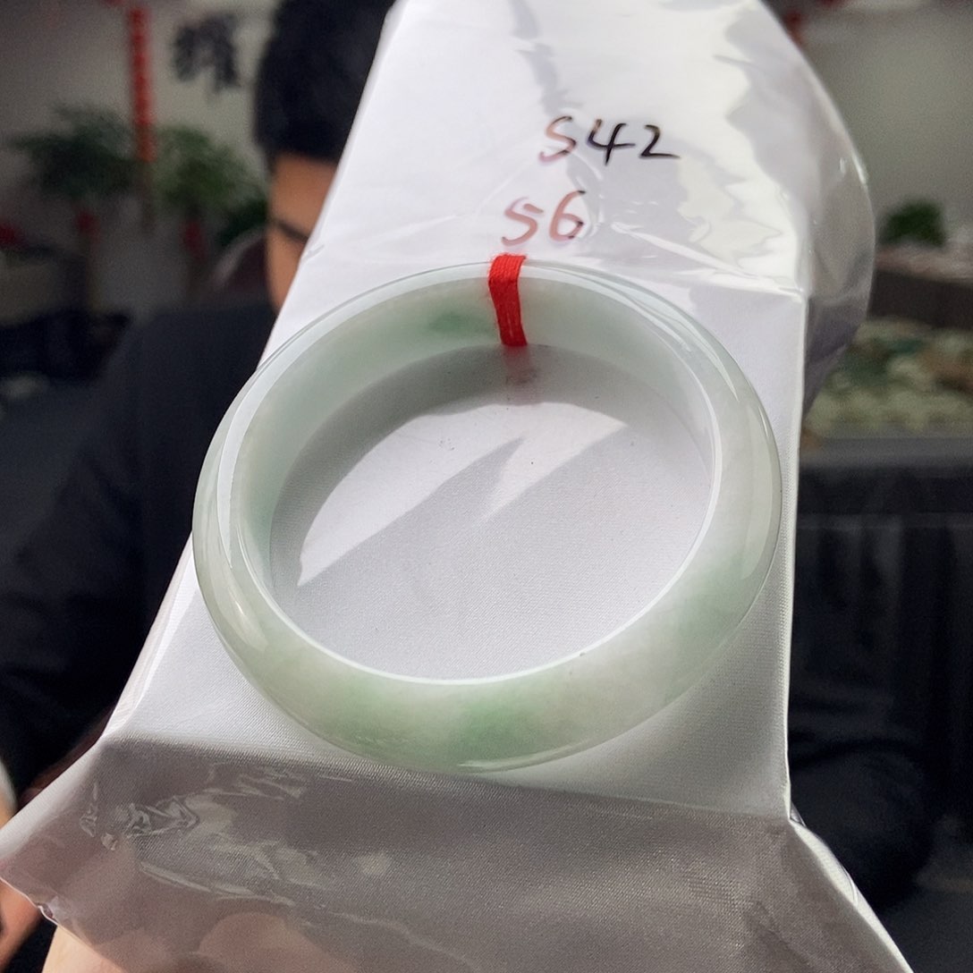 翡翠手镯未镶嵌拍一发一