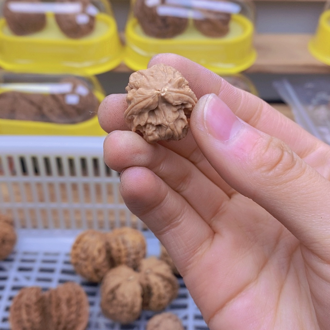 吊坠文玩核桃香**河