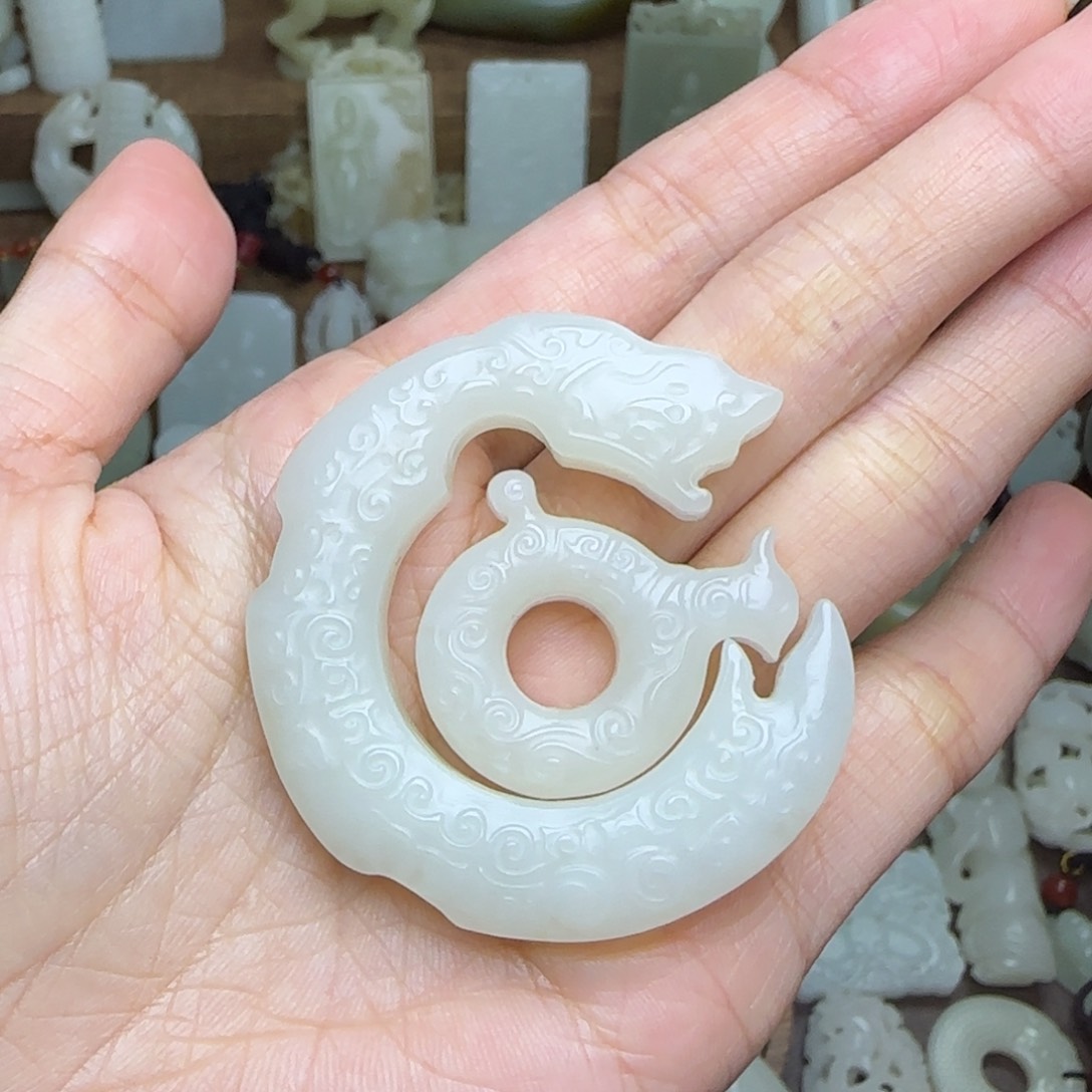 和田玉挂件未镶嵌龙凤佩