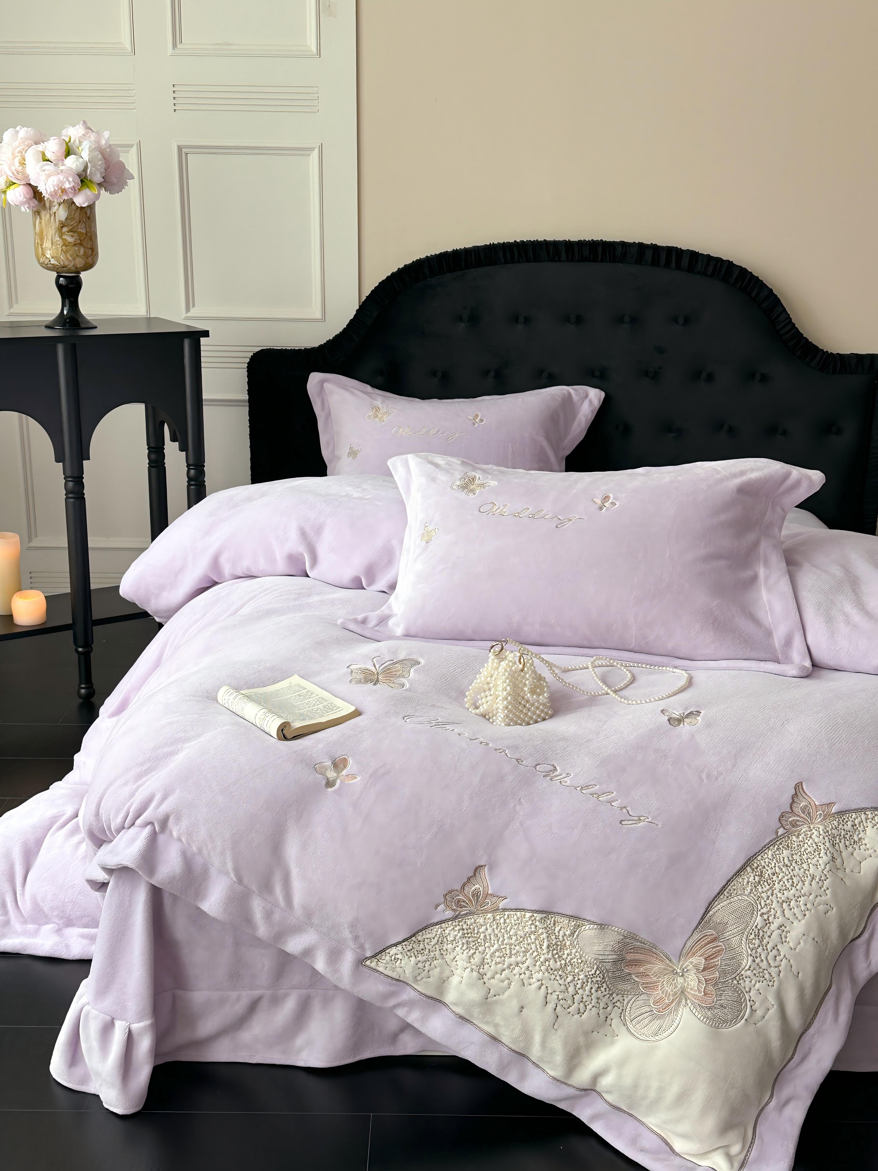 赫莲娜1---新款轻奢松弛感重工刺绣全消光牛奶绒韩版宽边四件套