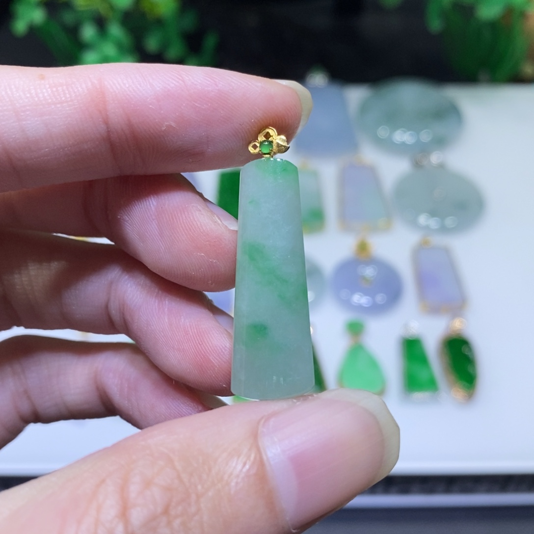 翡翠18K金镶嵌吊坠(不含链)