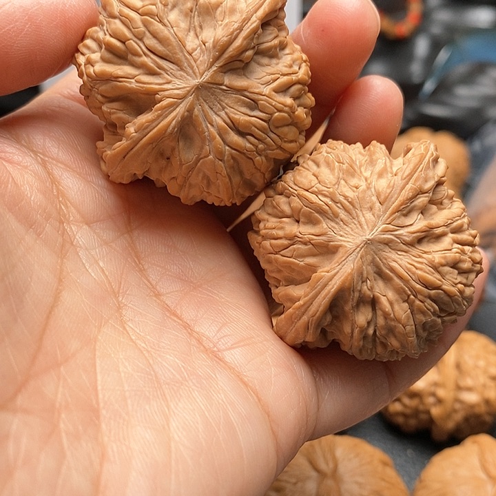 文玩核桃吊坠萨***咔球磨42尺
