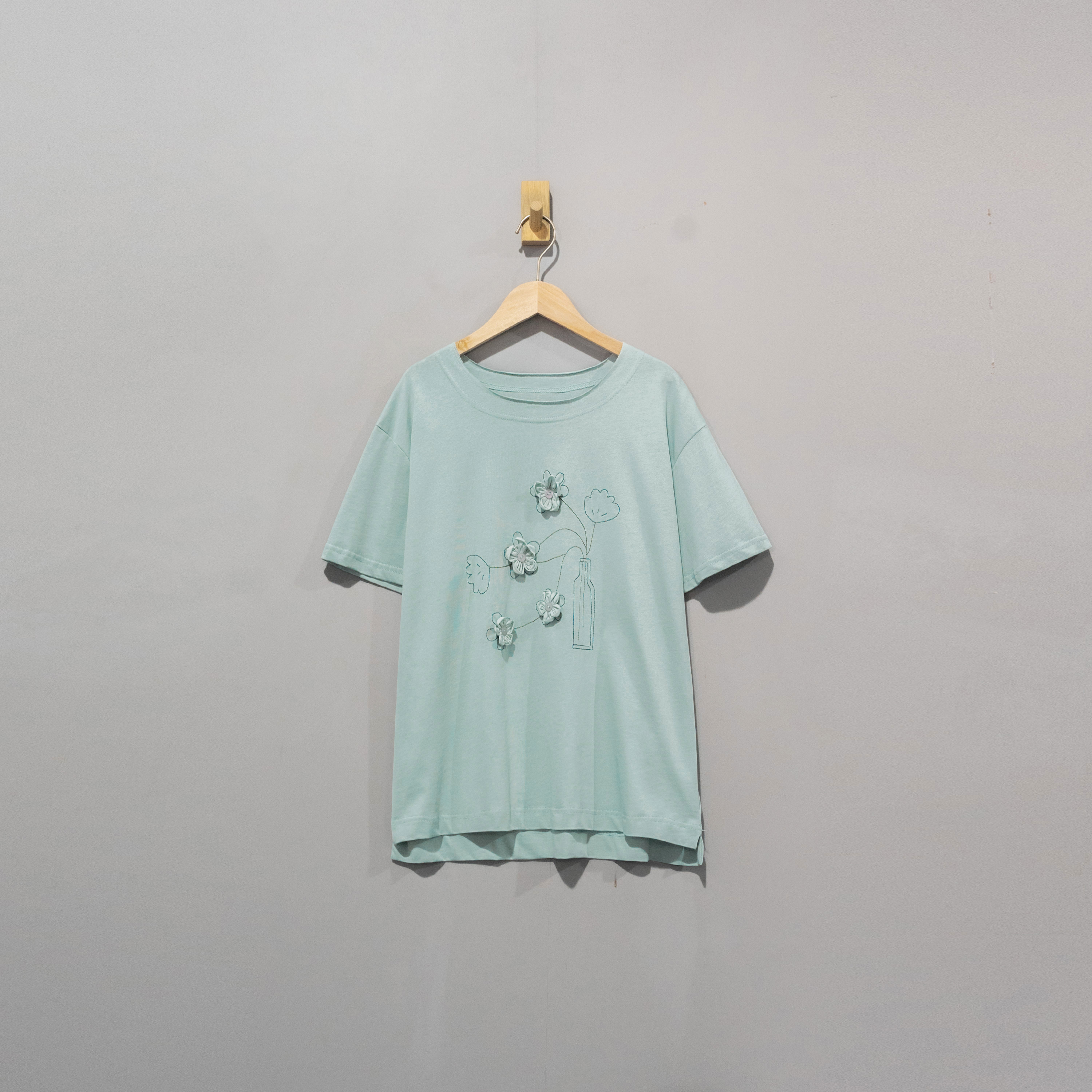 【且听风吟】0114900文艺棉圆领立体花朵百搭显瘦T恤 衣长70胸围128