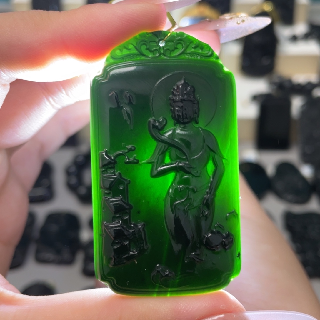 未镶嵌蛇纹石玉吊坠