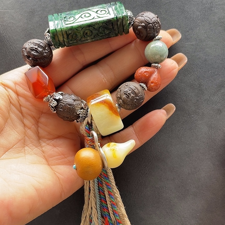 孙***厂翡翠未镶嵌颈饰666