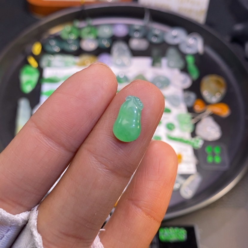 【闪购商品】翡翠挂件未镶嵌财