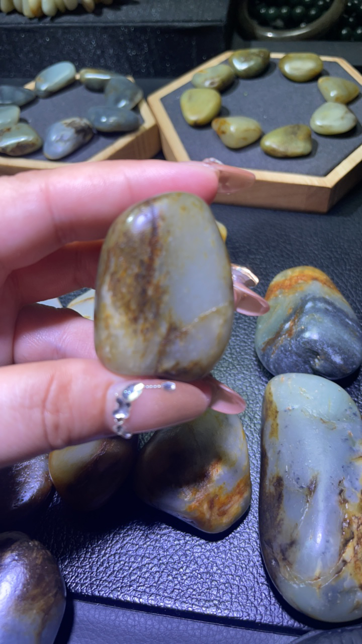 天然和田玉玉石吊坠