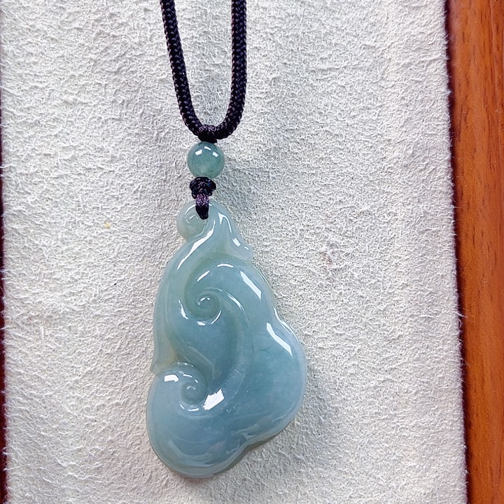 翡翠未镶嵌颈饰孤品