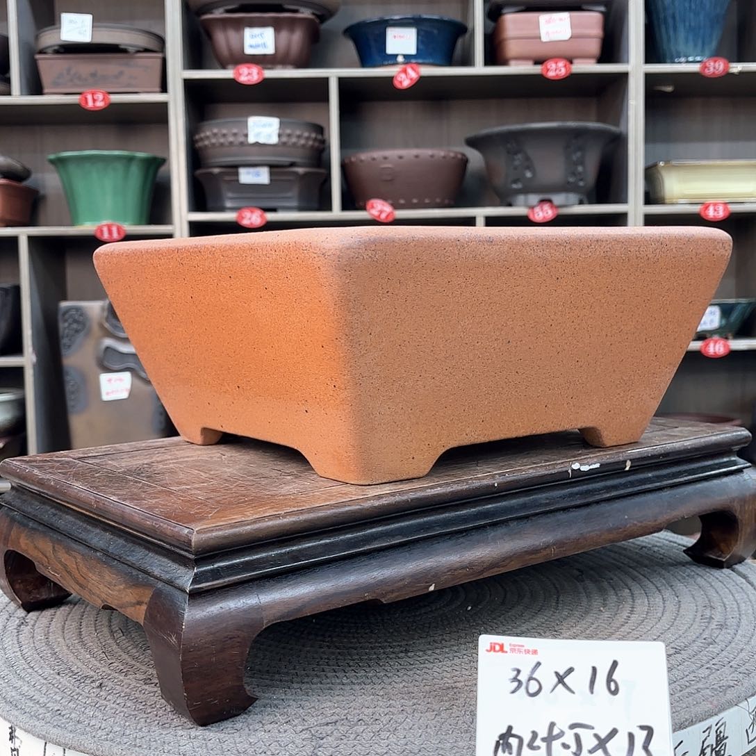 紫砂花盆觉**生紫砂的颜色很好看