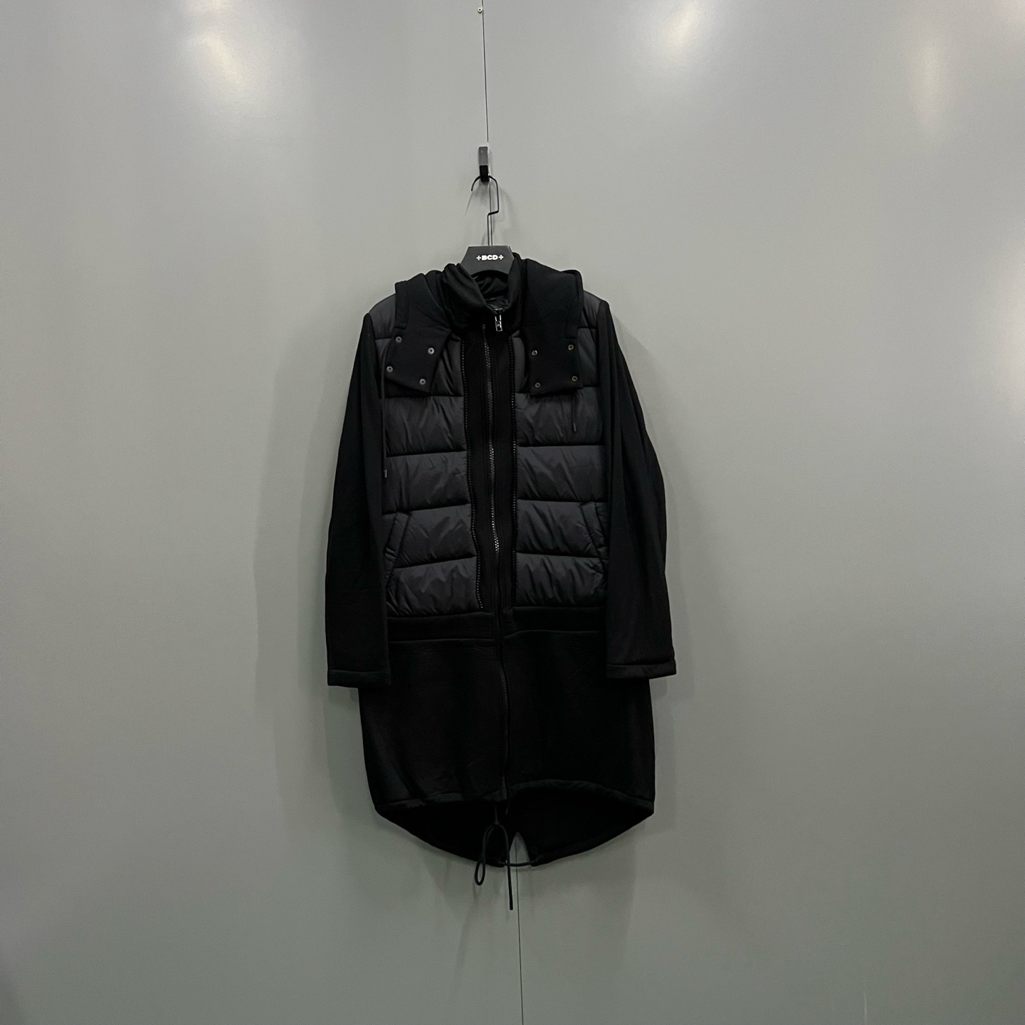 99新 Givenchy/纪梵希 (ll) 黑色羽绒拼接连帽外套 M码/018206