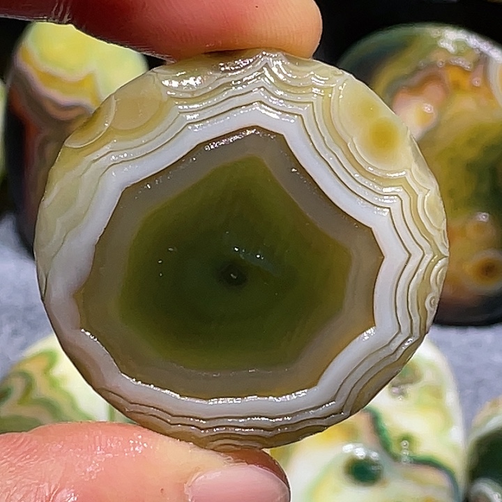 玛瑙/玉髓未镶嵌珠宝奇石