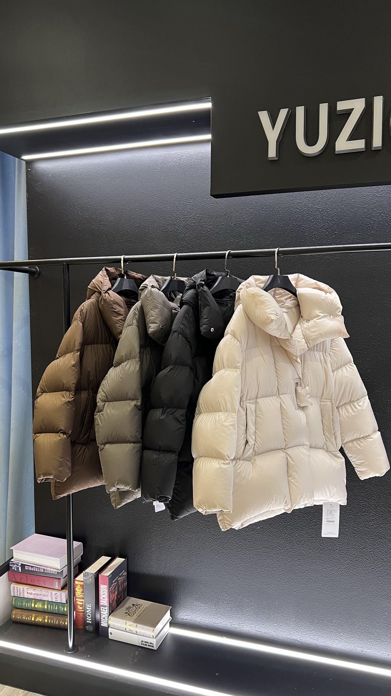 90白鸭韩版优雅时尚中长款休闲设计感连帽女款羽绒服2329