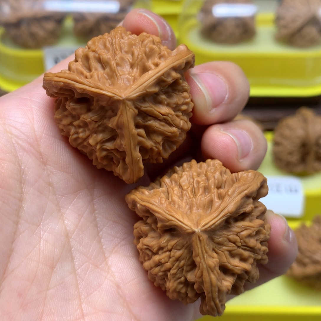 文玩核桃把件37三棱