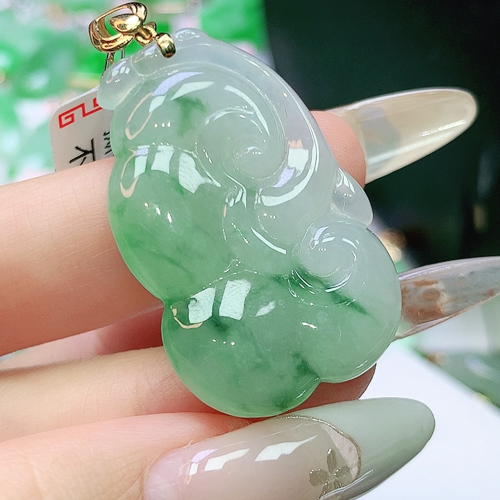 翡翠未镶嵌颈饰翡翠