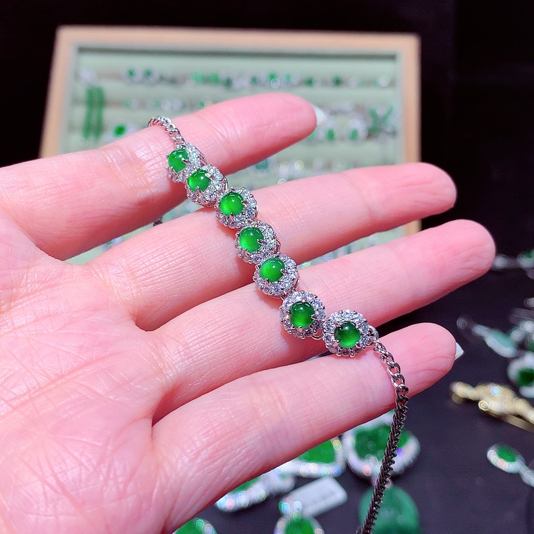 【闪购商品】翡翠吊坠(不含链)未镶嵌