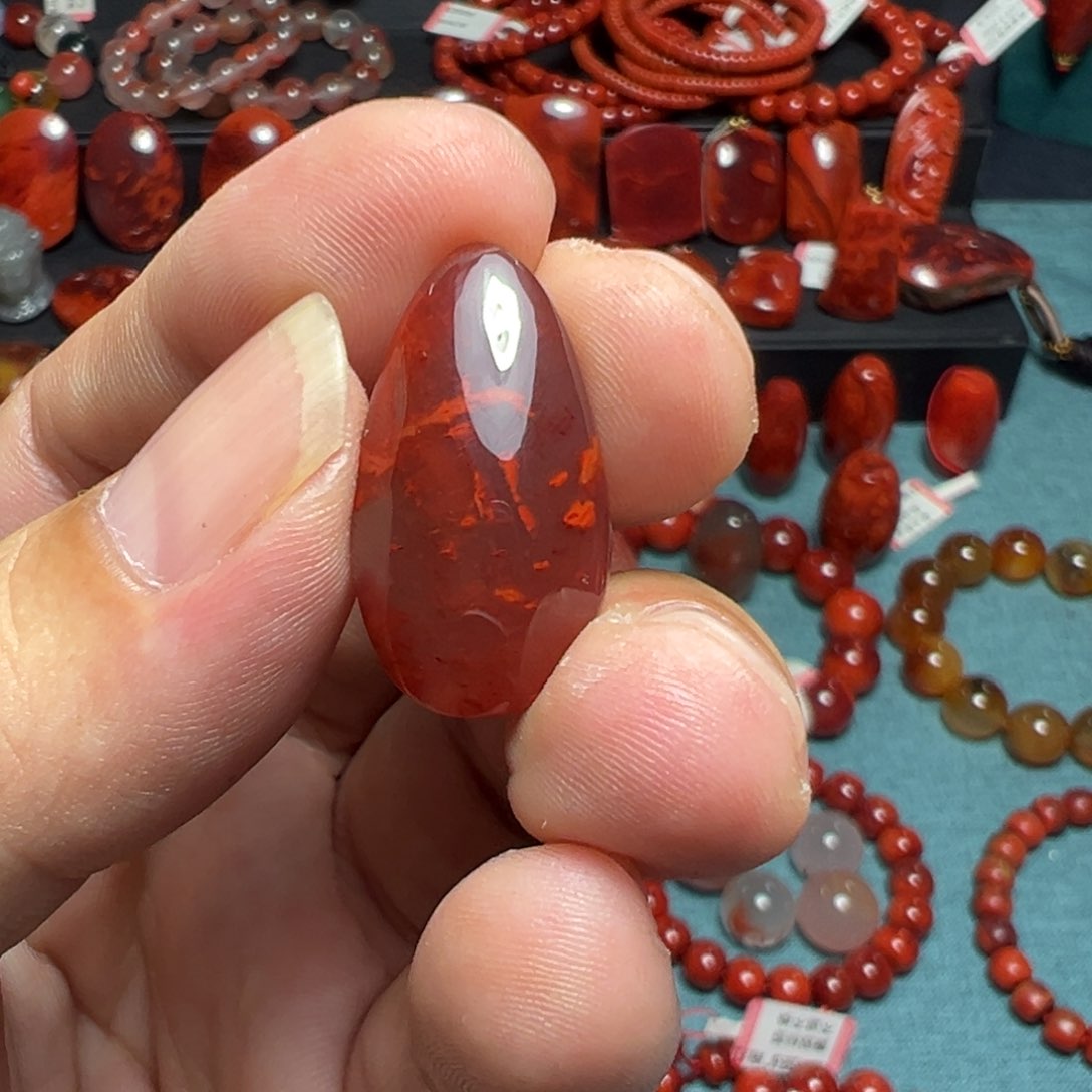 南红玛瑙A未镶嵌全品原矿水滴