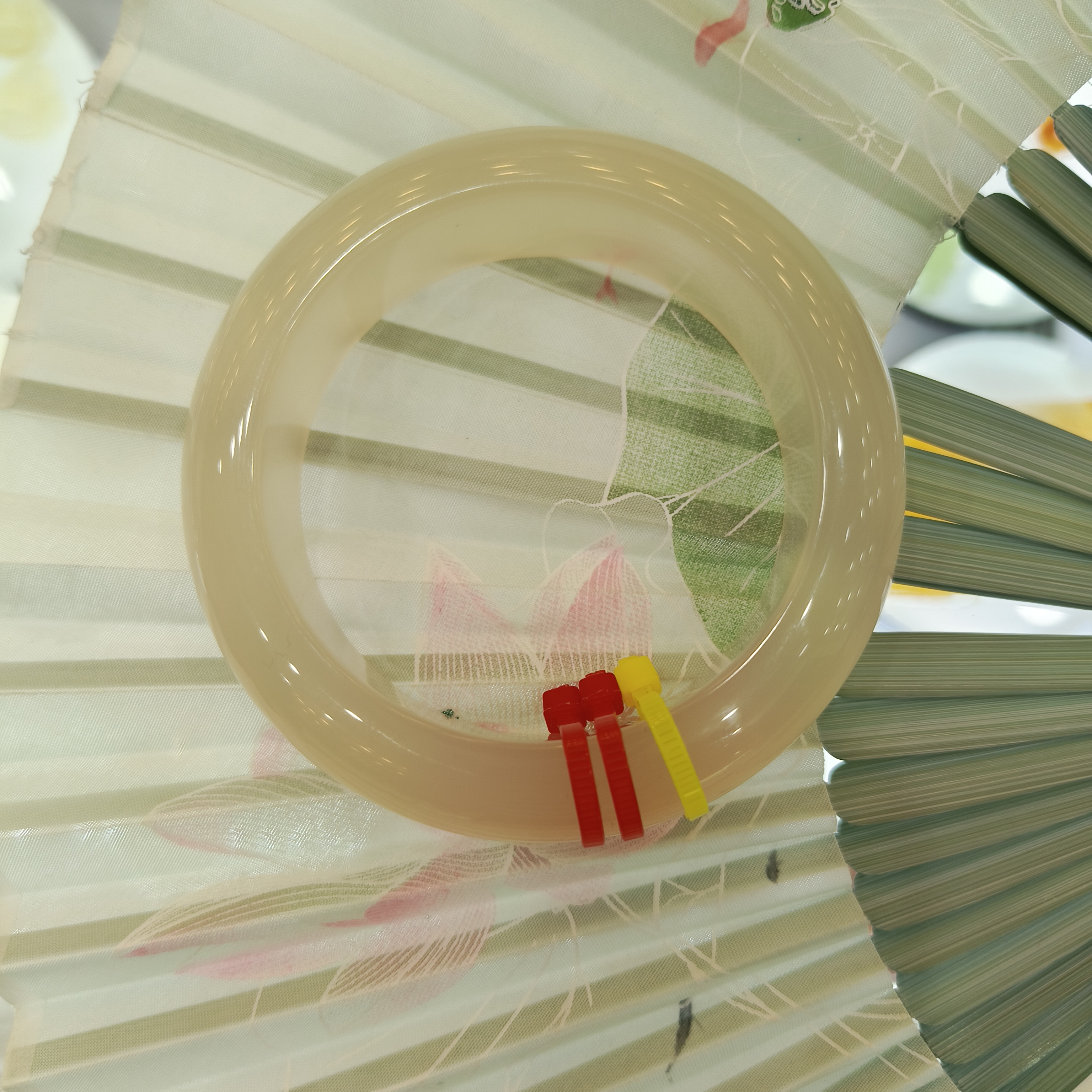 天然玛瑙宽胎手镯