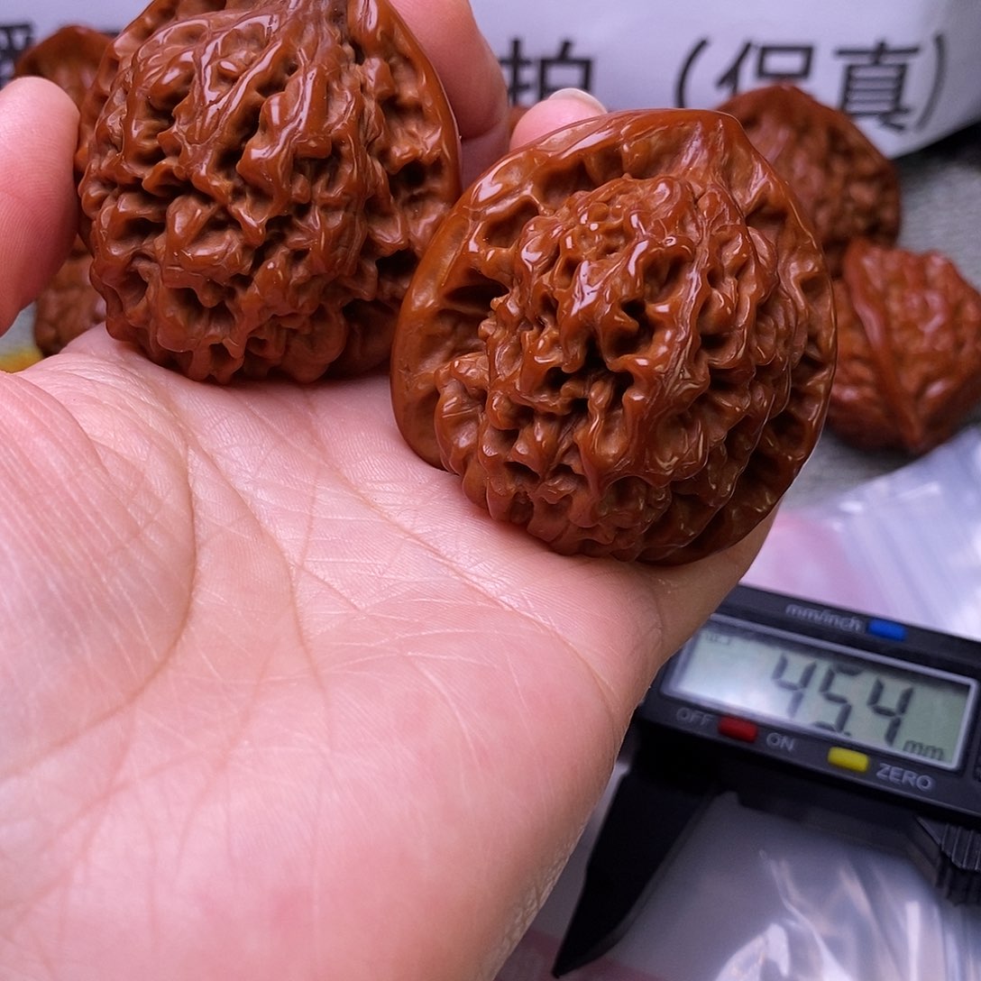 木质类戈**杨官帽45。      