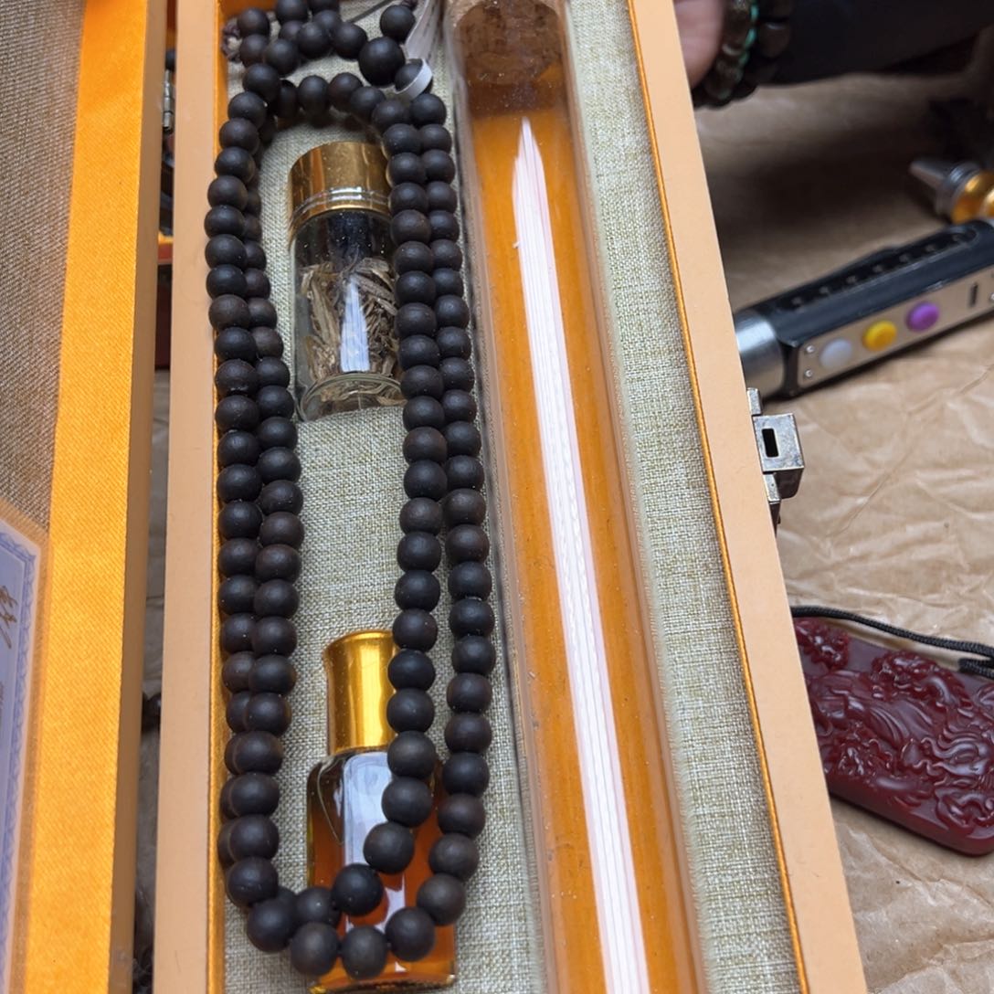 大叶紫檀（黑酸枝木类）