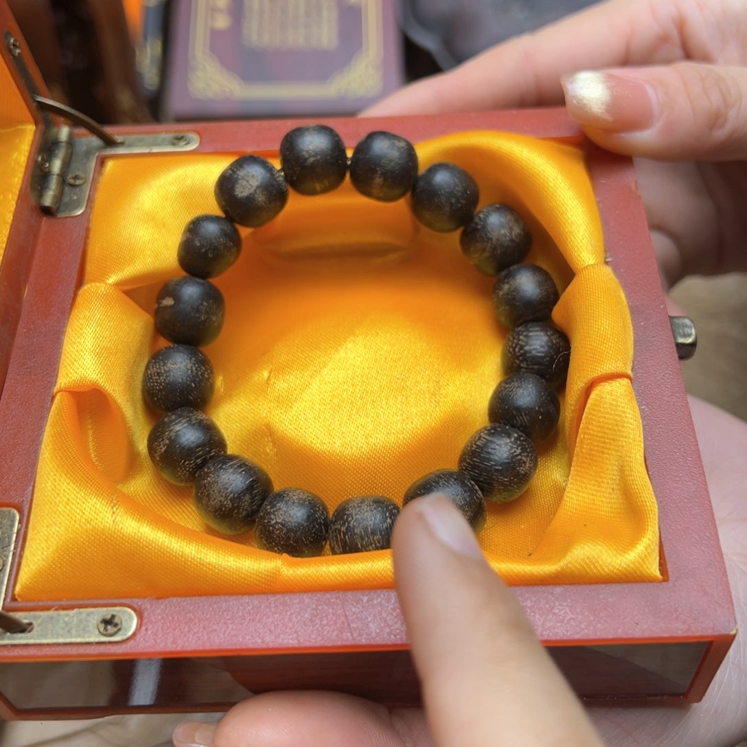 大叶紫檀（黑酸枝木类）