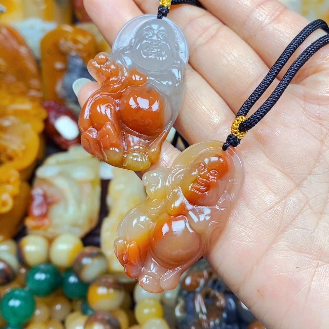 石英质玉（黄龙玉）颈饰未镶嵌