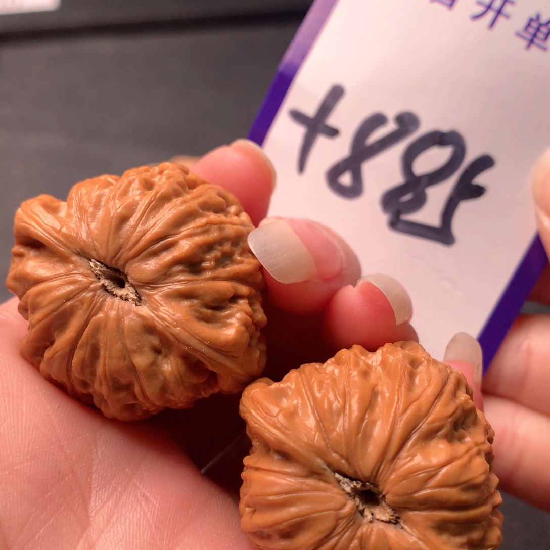 文玩核桃吊坠铁锤