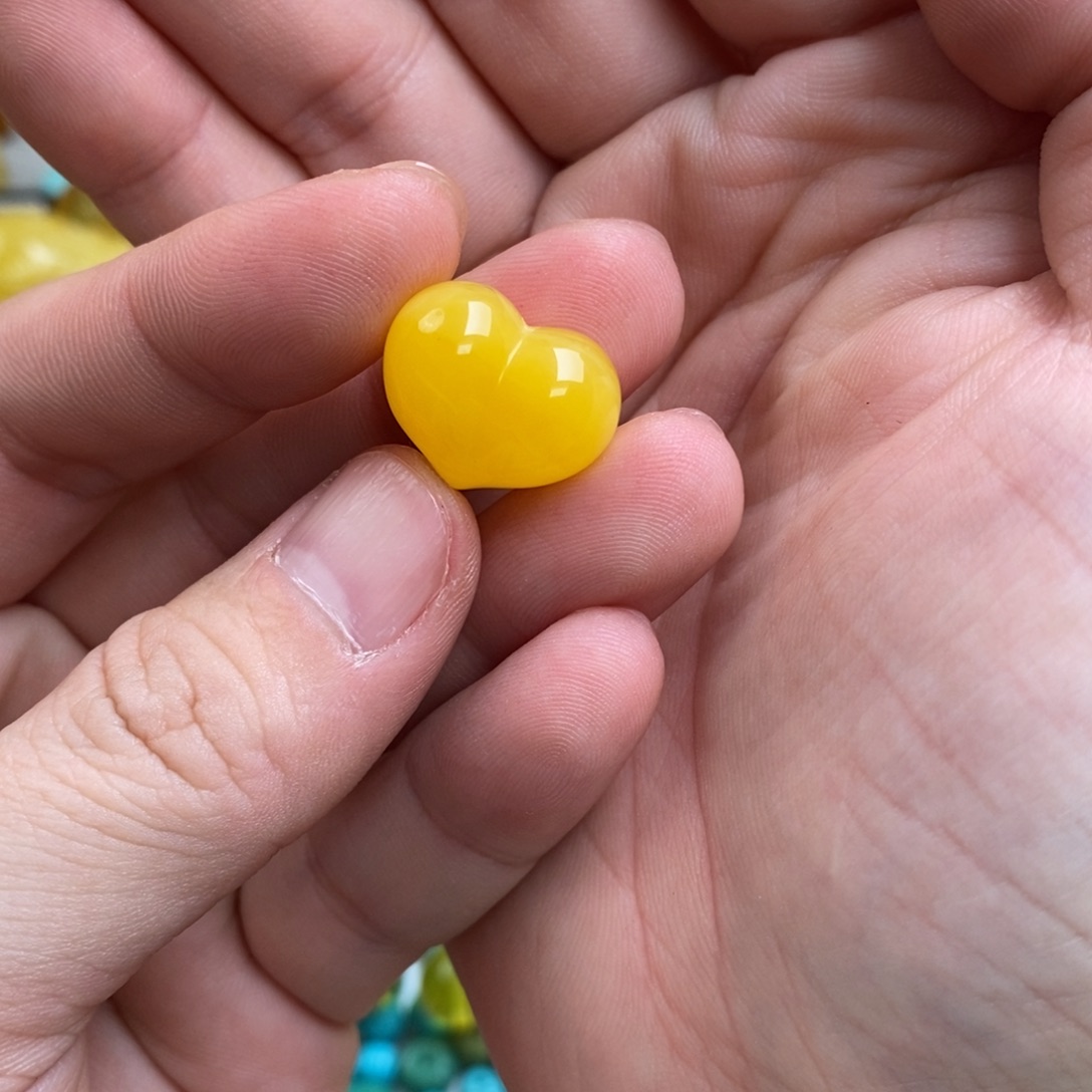 V****蜜蜡未镶嵌裸石配饰