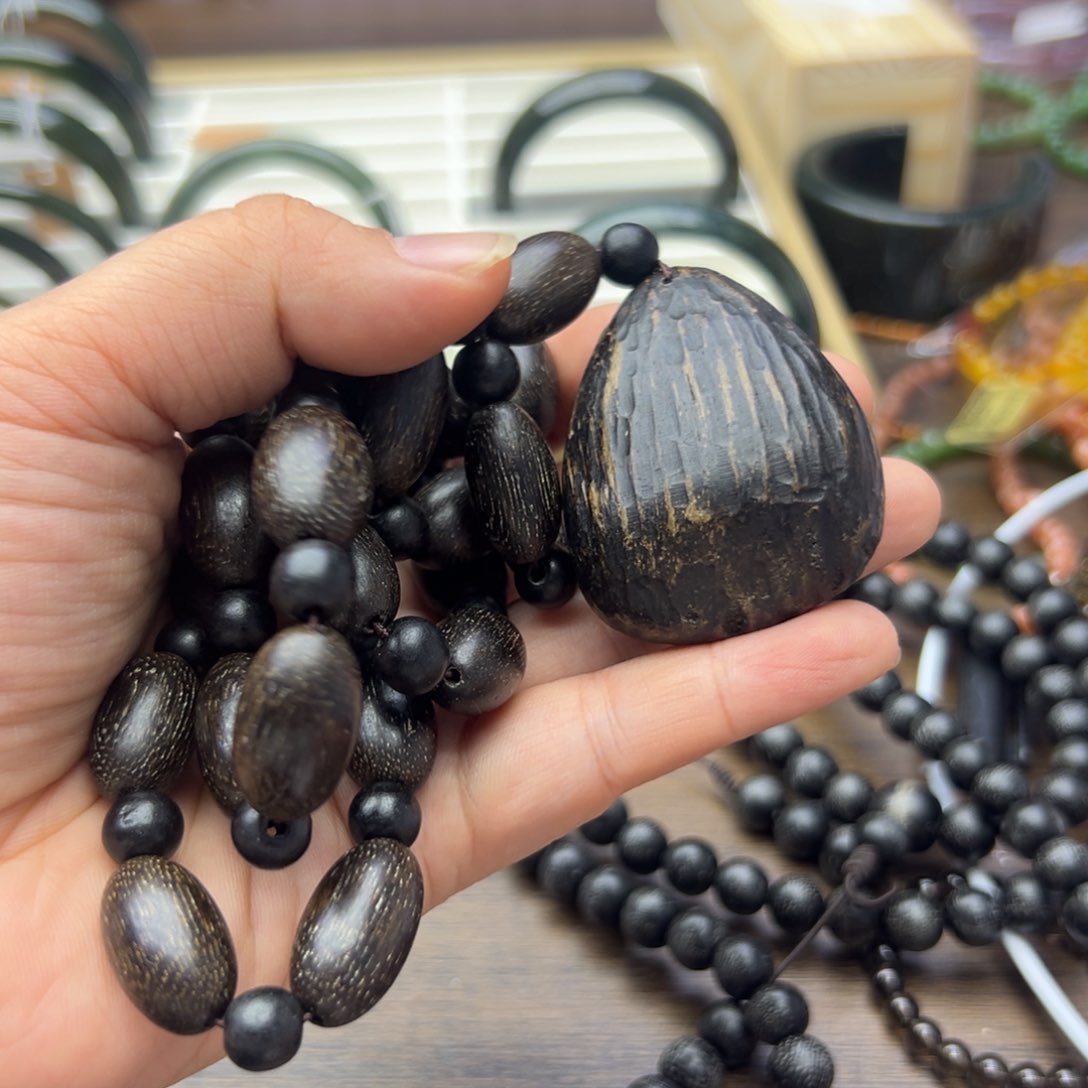 阴沉木虫漏……182