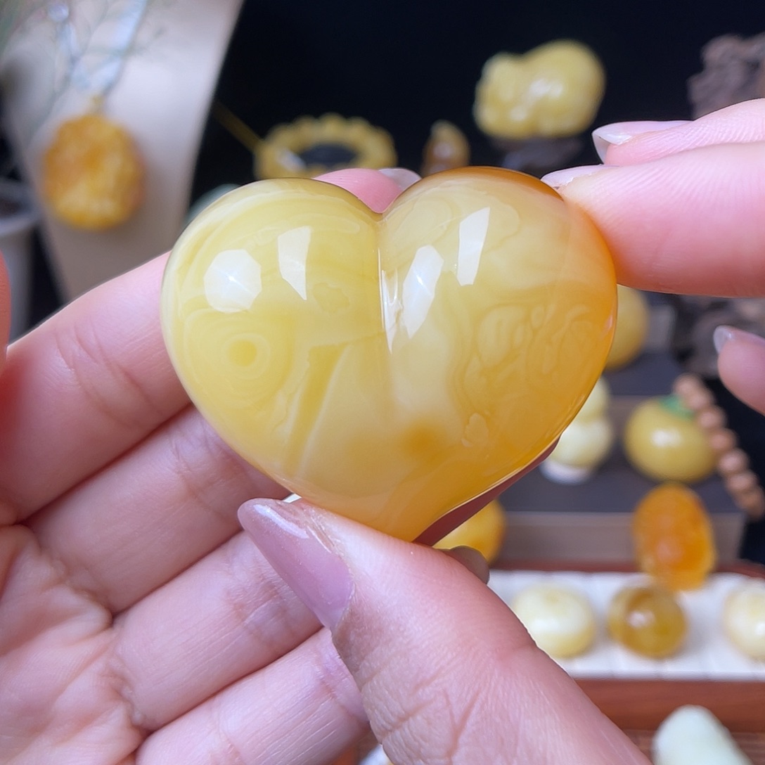 琥珀未镶嵌珠宝奇石