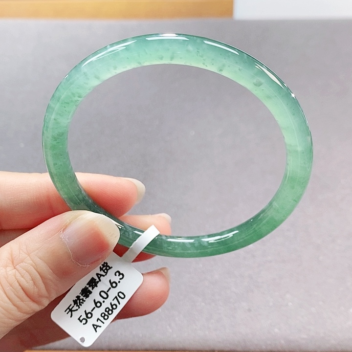 【闪购商品】翡翠手镯（圆镯）未镶嵌