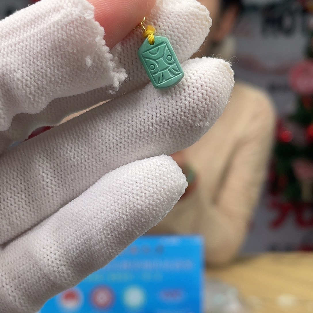 绿松石未镶嵌挂件