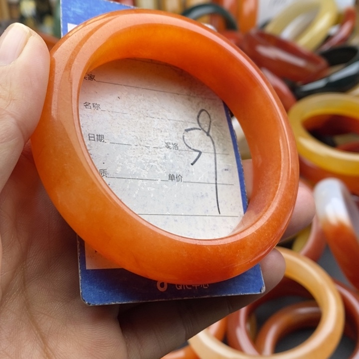 未镶嵌手镯石英质玉