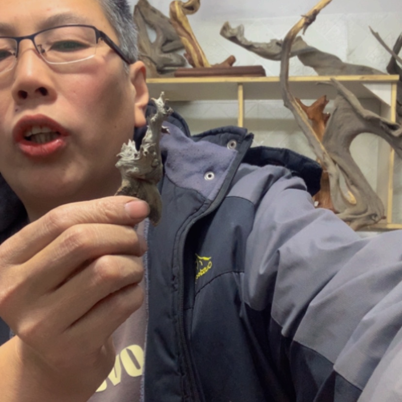 【闪购商品】七*马崖壁陡峭耸立