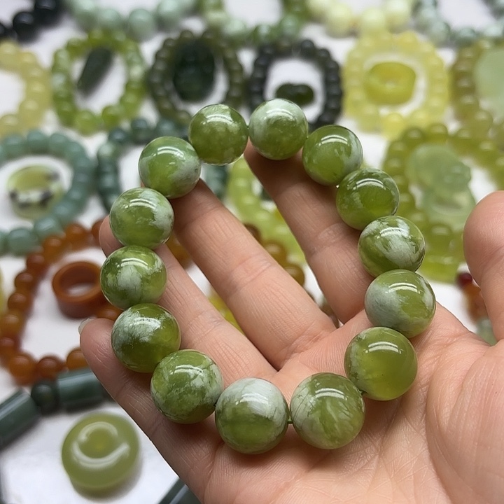 蛇纹石玉手串未镶嵌