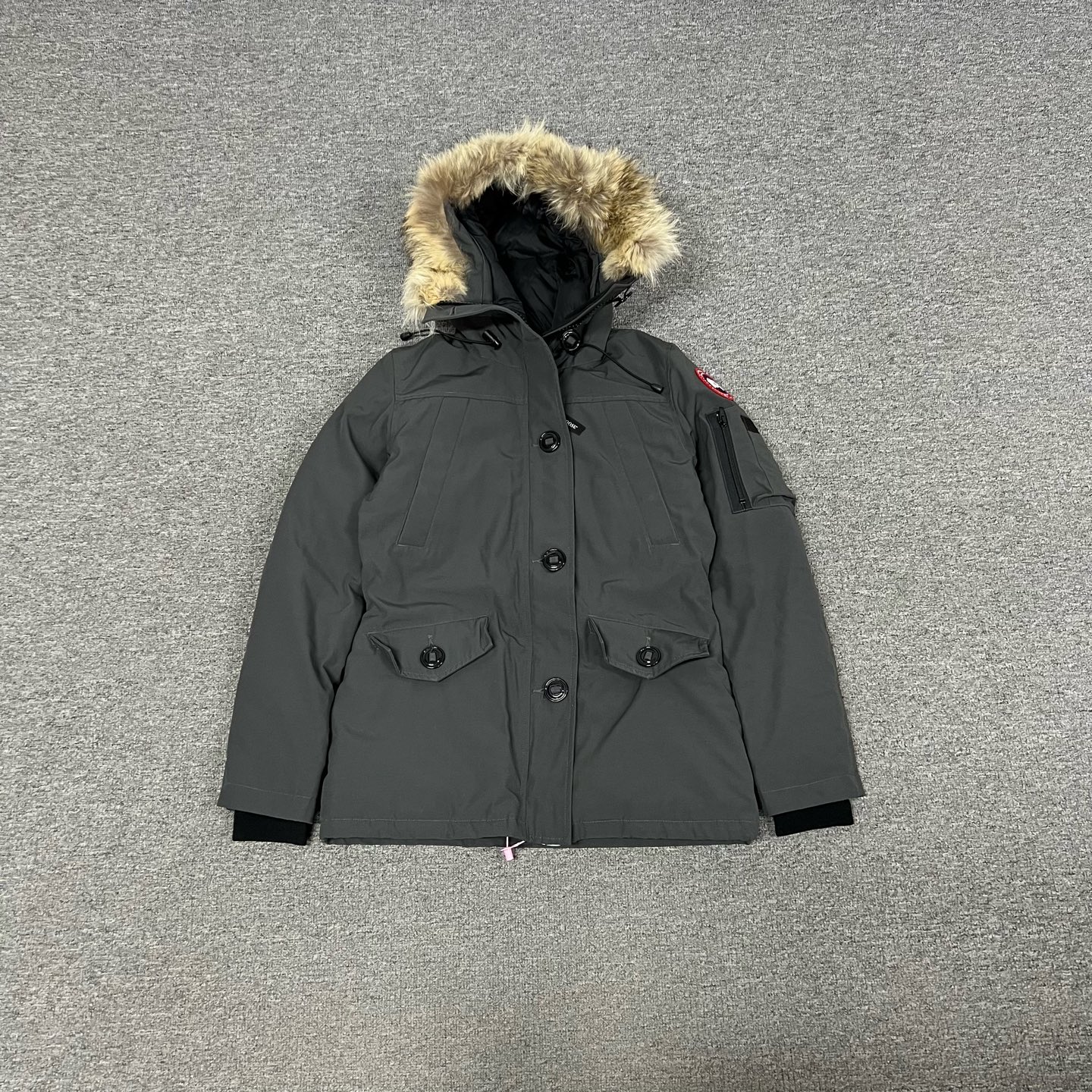 99新 AMIPARIS 加拿大鹅 石墨灰 羽绒服s码