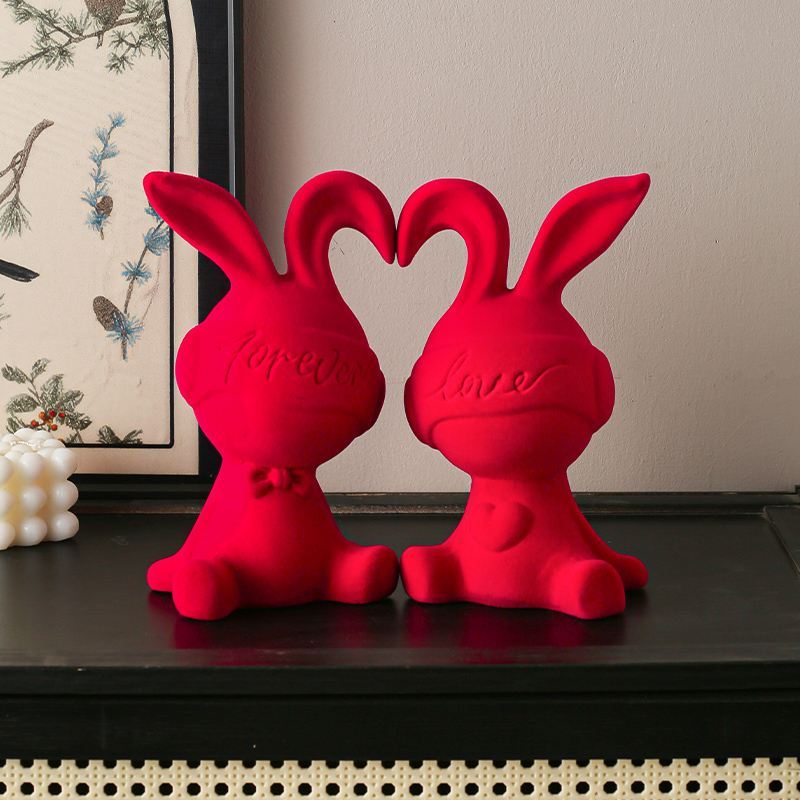 创意心动植绒兔坐姿摆件轻奢客厅酒柜电视柜入户玄关高送礼装饰品